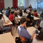 Около 75% украинских восьмиклассников выбрали русский язык для экзамена в Польше в 2022 году, только трое – сдавали украинский